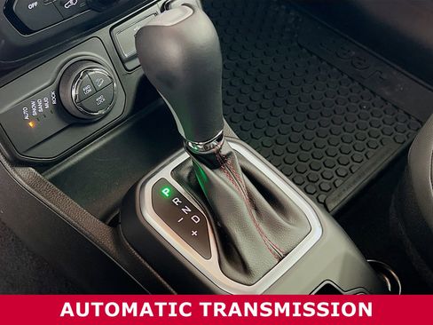 Used 2023 Jeep Renegade Trailhawk w/ Trailhawk Elite Group image 12