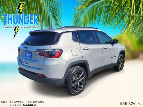 New 2026 Jeep Compass Latitude image 4