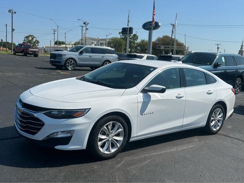 Used 2025 Chevrolet Malibu LT FWD image 2