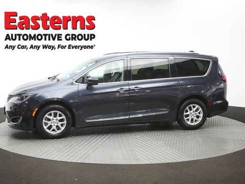 Used 2020 Chrysler Pacifica Touring-L FWD image 61