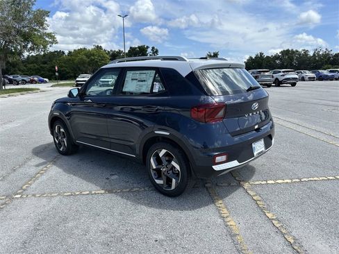 New 2025 Hyundai Venue Limited image 13
