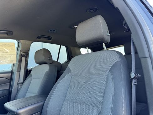 Certified 2023 Chevrolet Traverse LT w/ Rear Camera Mirror Package image 12