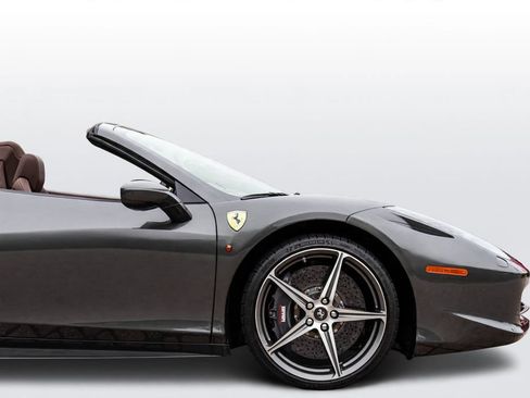 Used 2013 Ferrari 458 Spider RWD image 17