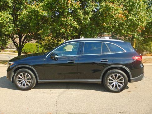 Used 2024 Mercedes-Benz GLC 300 4MATIC image 11