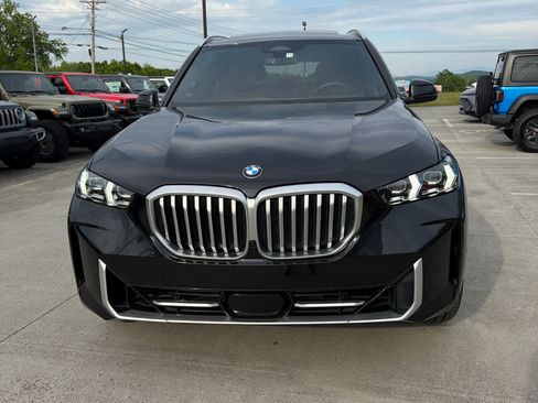 Used 2024 BMW X5 xDrive40i w/ Premium Package AWD/4WD image 3
