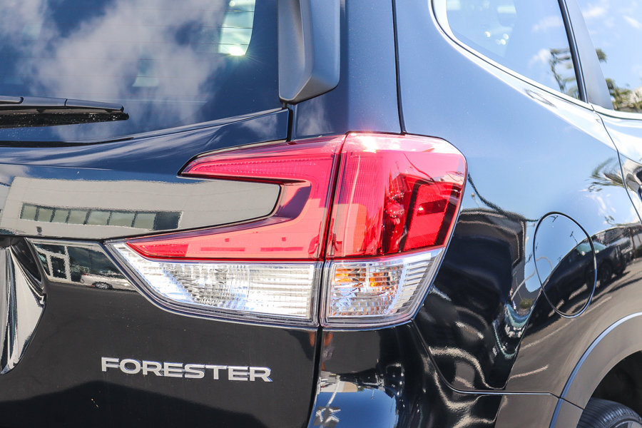 Used 2023 Subaru Forester Limited w/ Popular Package #2 AWD/4WD image 9