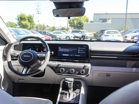Used 2024 Hyundai Kona SE FWD image 16
