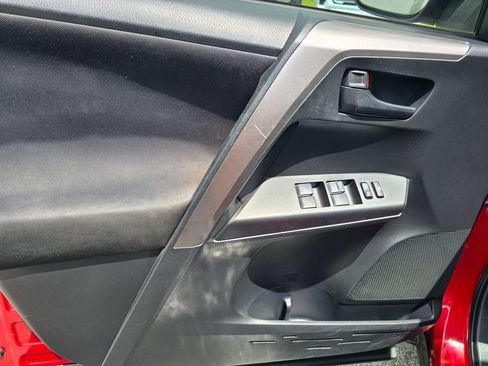 Used 2016 Toyota RAV4 LE FWD image 10
