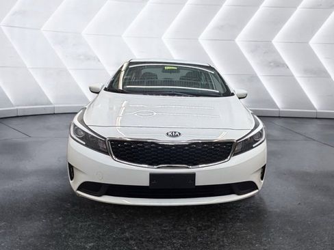Used 2017 Kia Forte LX image 2