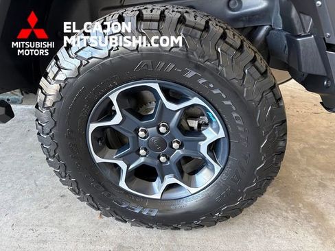 Used 2023 Jeep Wrangler Unlimited Rubicon 4xe w/ Steel Bumper Group AWD/4WD image 7