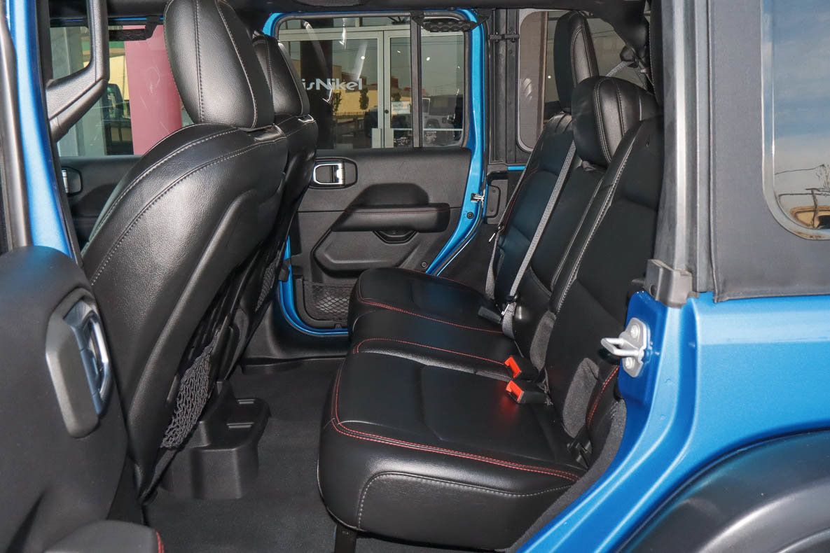 Used 2022 Jeep Wrangler Unlimited Rubicon AWD/4WD image 8