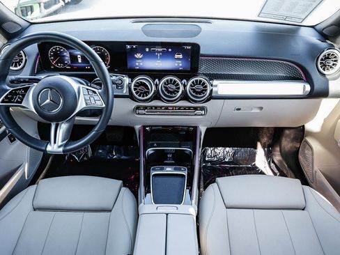 Used 2025 Mercedes-Benz GLB 250 GLB 250 image 10