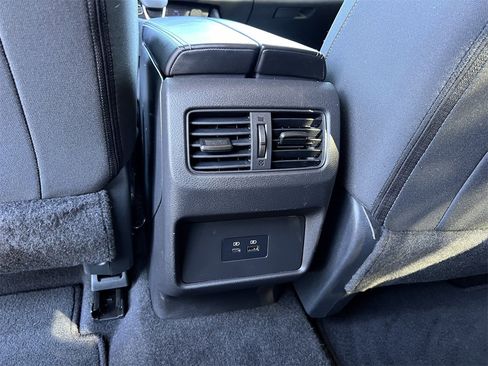 Certified 2023 Nissan Rogue SV image 25