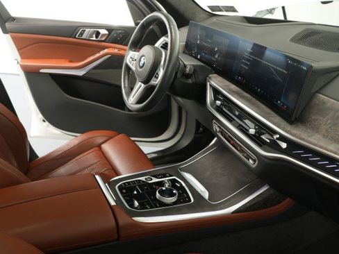 Used 2025 BMW X7 M60i image 63