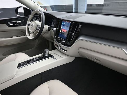New 2025 Volvo XC60 B5 Core image 26