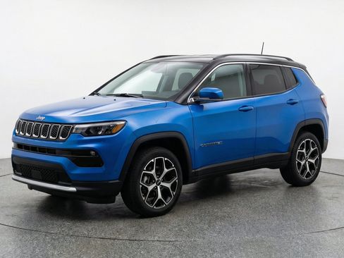 Used 2025 Jeep Compass Limited AWD/4WD image 3