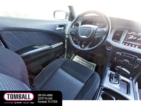 Used 2023 Dodge Charger SXT w/ Blacktop Package image 9