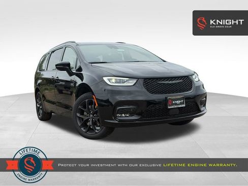 New 2026 Chrysler Pacifica Select AWD/4WD image 1