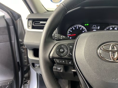Used 2021 Toyota RAV4 XLE Premium FWD image 18