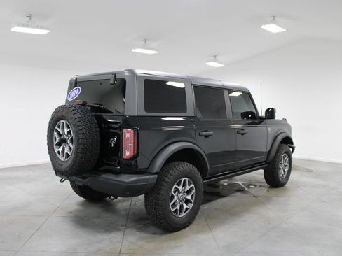 Used 2024 Ford Bronco Badlands AWD/4WD image 9