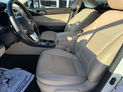 Used 2017 Subaru Outback 2.5i Limited image 16