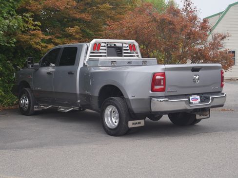 Used 2024 RAM 3500 Big Horn w/ Towing Technology Group AWD/4WD image 23