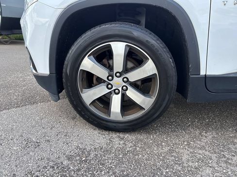 Used 2020 Chevrolet Traverse LT w/ LT Premium Package AWD/4WD image 30