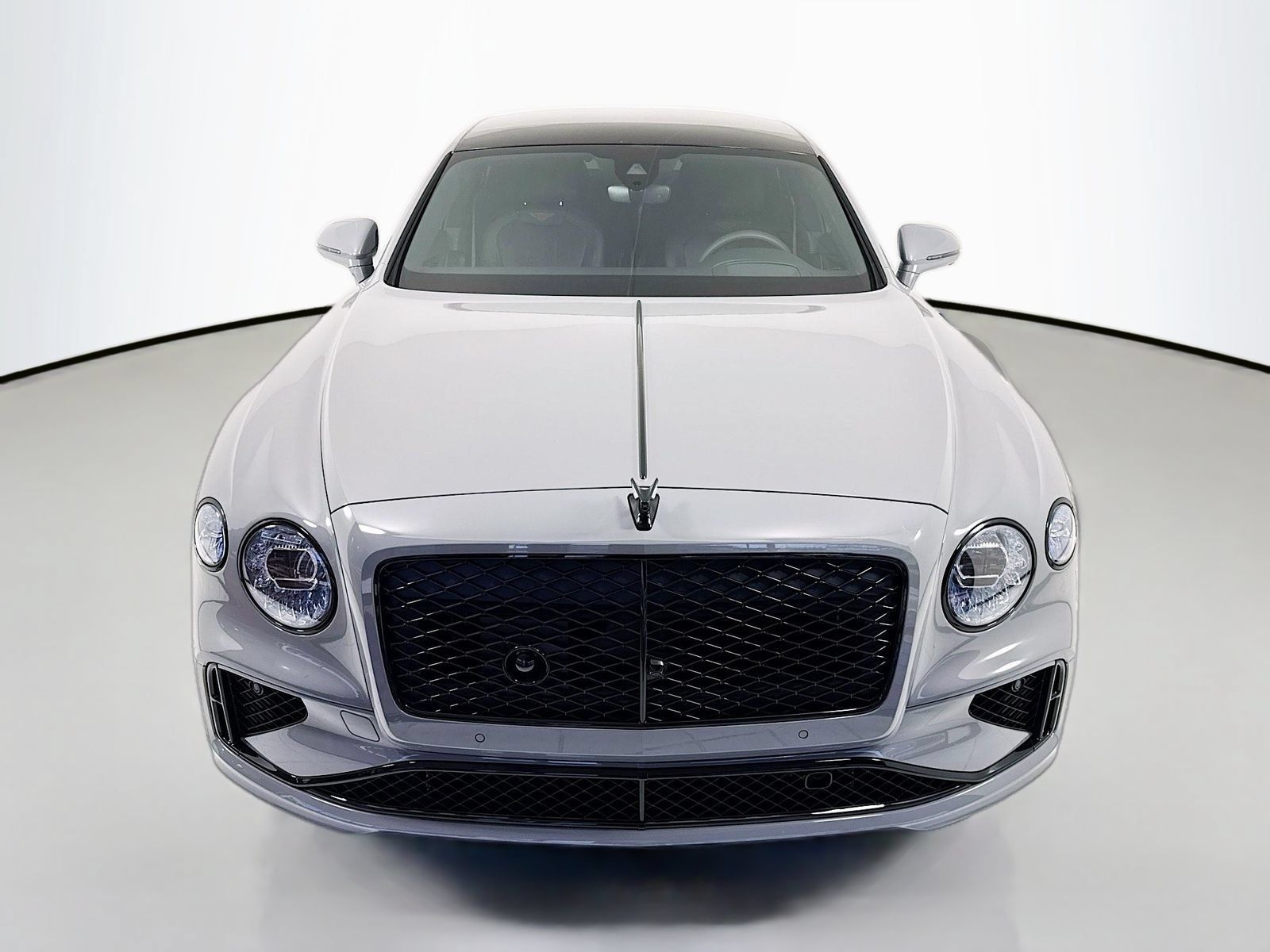 Used 2026 Bentley Flying Spur V8 AWD/4WD image 2