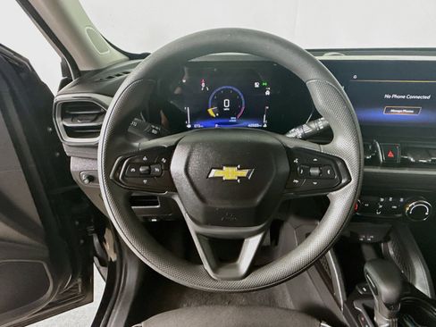 Used 2025 Chevrolet TrailBlazer LT FWD image 11