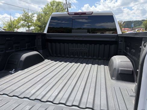 Used 2023 Chevrolet Silverado 1500 High Country RWD image 30