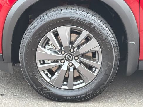 Used 2024 Nissan Pathfinder SV AWD/4WD image 29