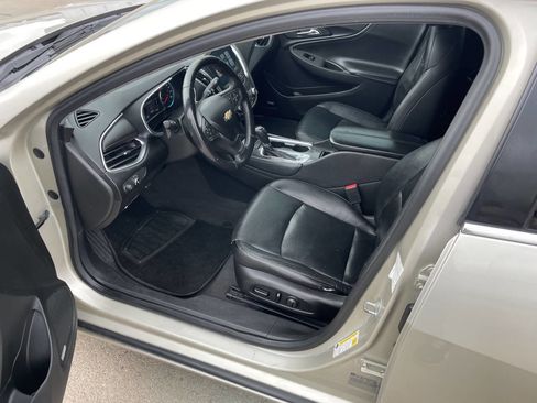 Used 2016 Chevrolet Malibu LT w/ Leather Package FWD image 8
