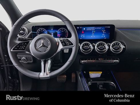 Used 2025 Mercedes-Benz GLA 250 4MATIC image 24