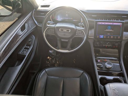 Used 2022 Jeep Grand Cherokee L Limited AWD/4WD image 17