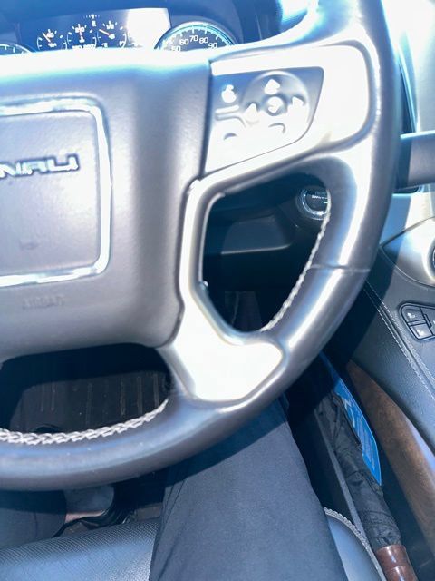Used 2020 GMC Yukon Denali w/ Denali Ultimate Package RWD image 18