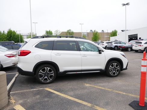 Used 2024 Subaru Ascent Limited w/ Technology Package AWD/4WD image 2