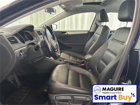 Used 2018 Volkswagen Jetta SE image 4