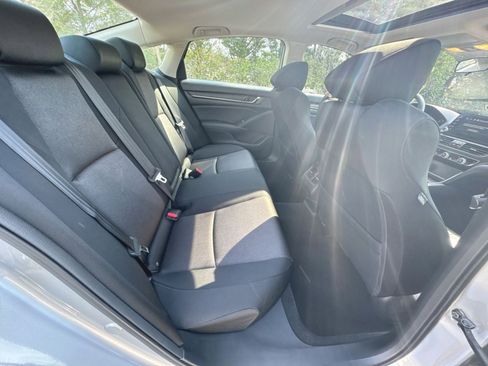 Used 2018 Honda Accord EX image 32