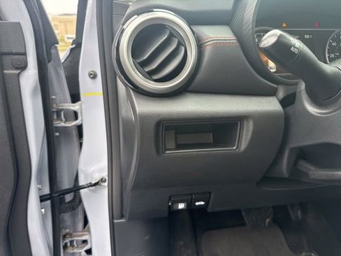 Used 2024 Nissan Versa SR FWD image 13