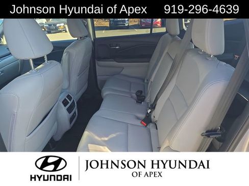 Used 2017 Honda Pilot Touring image 28