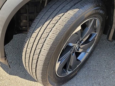 Used 2024 Nissan Rogue SV image 21