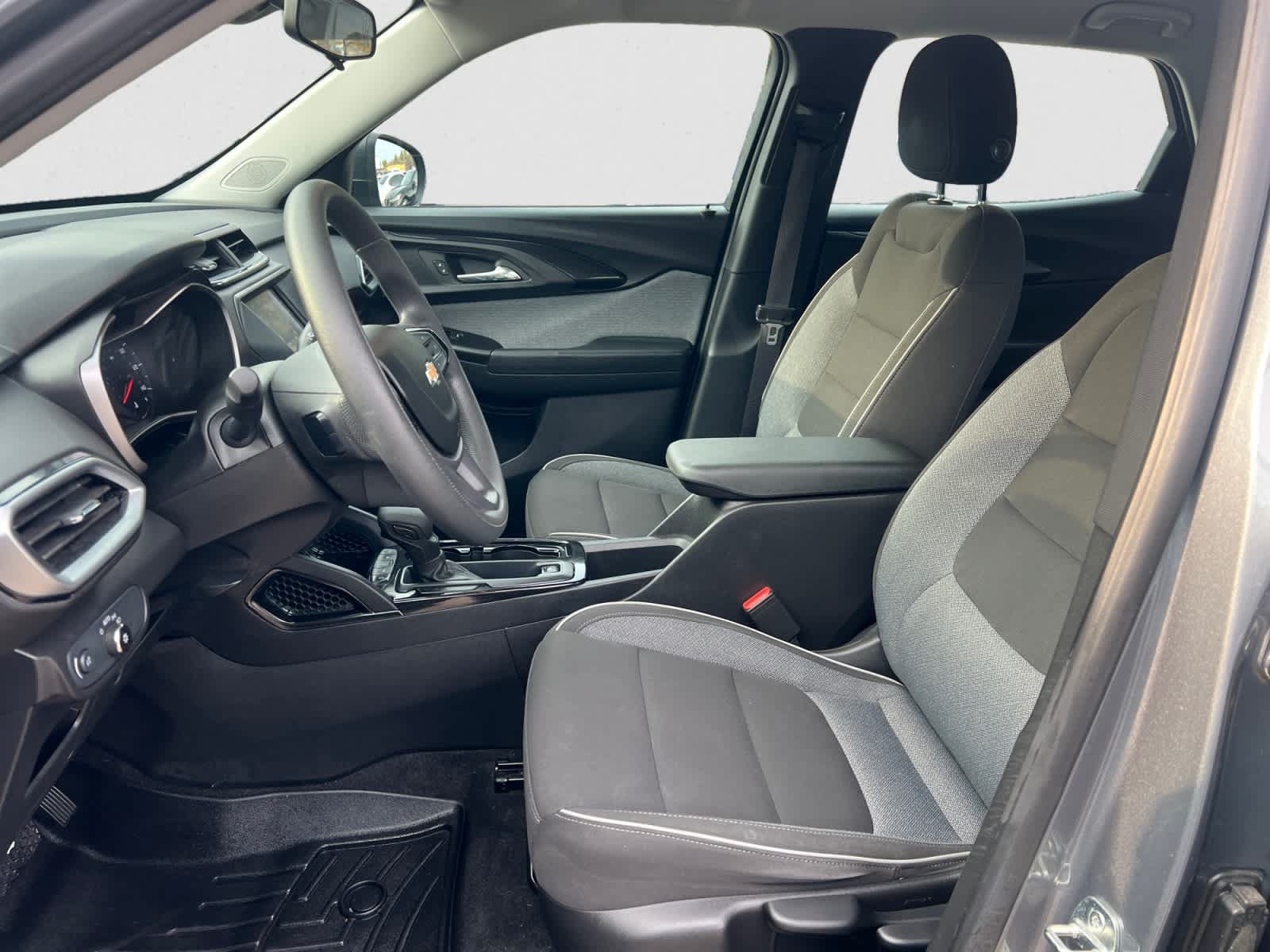 Used 2021 Chevrolet TrailBlazer LS AWD/4WD image 16