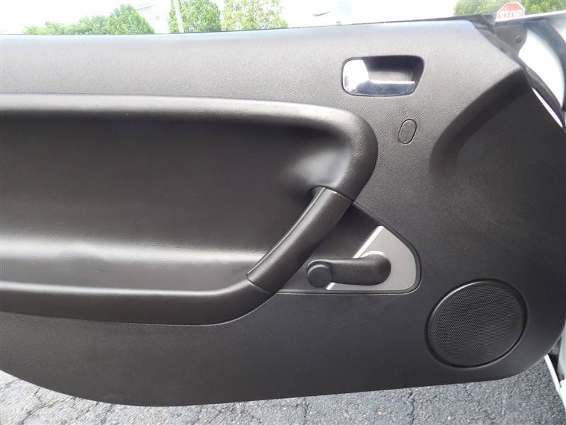 Used 2009 Pontiac Solstice Convertible RWD image 19