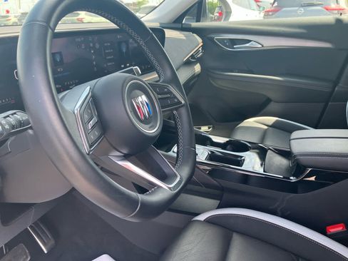 Used 2025 Buick Envision Sport Touring AWD/4WD image 9