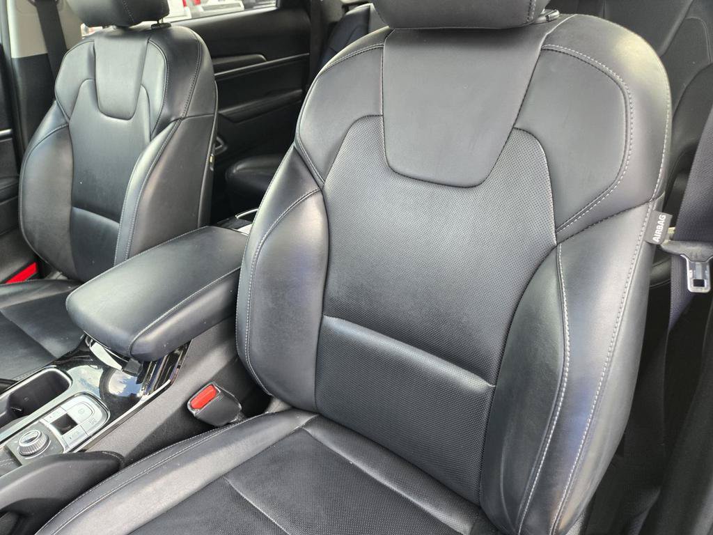 Used 2021 Kia Telluride LX AWD/4WD image 16