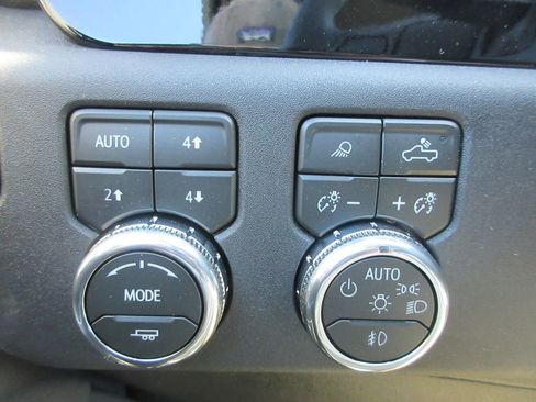 New 2026 GMC Sierra 3500 SLT AWD/4WD image 18