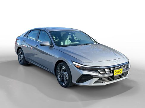 New 2026 Hyundai Elantra Limited FWD image 7
