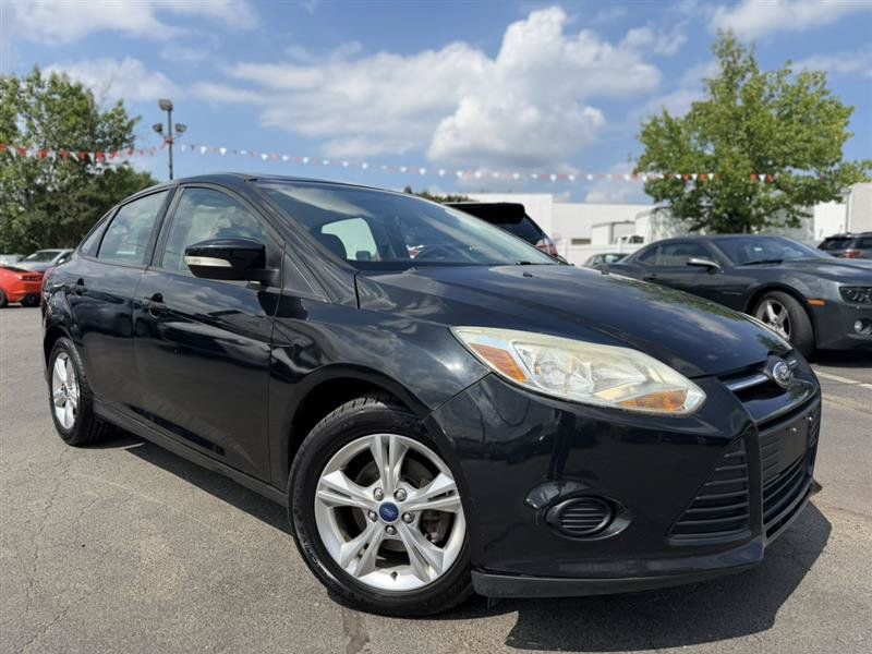Used 2013 Ford Focus SE w/ Cargo Management Pkg FWD image 3