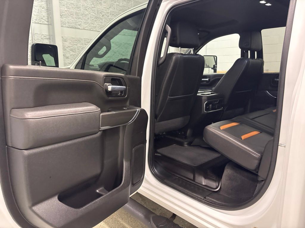 Used 2023 GMC Sierra 2500 AT4 w/ Snow Plow Prep/Camper Package AWD/4WD image 31