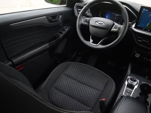 Used 2024 Ford Escape Active w/ Tech Pack #1 FWD image 2